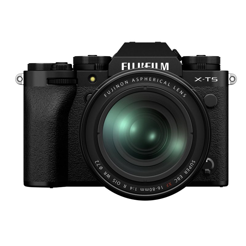 Fujifilm X-T5 Kamera mit 16-80mm Objektiv in Schwarz.