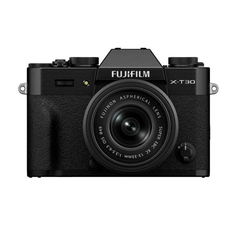 Fujifilm X-T30 III Kamera mit 13-33mm Objektiv in Schwarz.